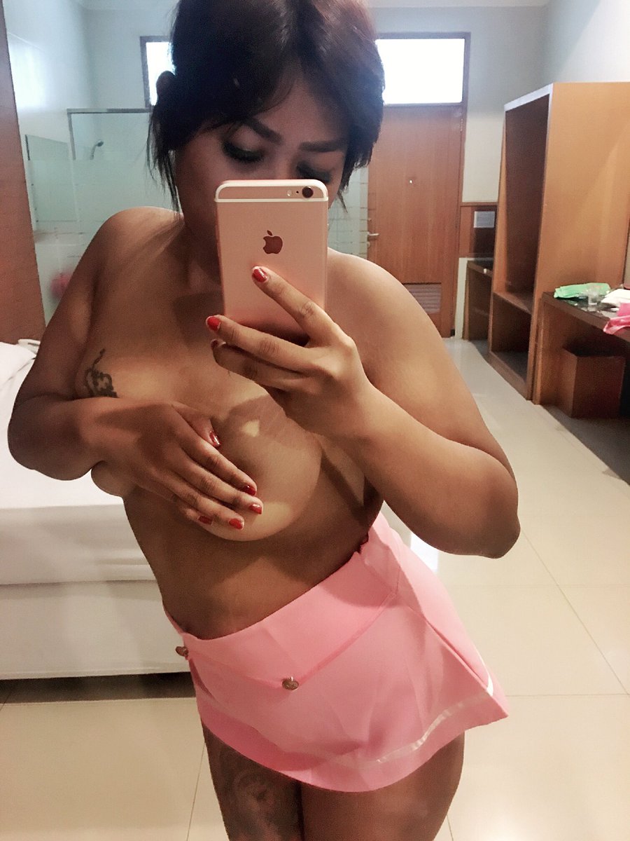 queennyamlg's tweet photo. Bantu RT kak🙏🏻
(2017)
July 17-18 #SBY
18-26 KL
27-29 #JKT
August 3-13 Hk
Okt 1-3 #BALI @Co_life1 @Chen_DoL69 @cak_asyik @LuckycharmsMgmt https://t.co/5YEZjMErRA