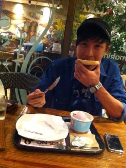 itsmiccahreyg's tweet photo. The guy who i love before their debut #BTSWEEK #2017BTSFESTA #ARMYSOPE @BTS_twt https://t.co/mvlSXKsZ9O