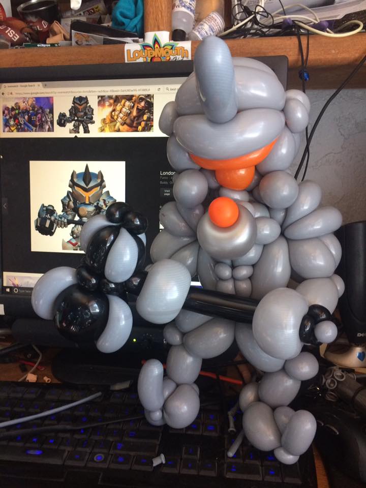 ZeromuSPlays's tweet photo. This @playoverwatch balloon art by @FuDDxX is so great, had to share https://t.co/cD9wAZWn2c