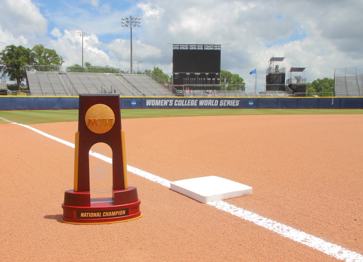Will Oklahoma hoist the hardware tonight or will Florida force a Game 3?! Find out at 8 p.m. ET on ESPN. #WCWS