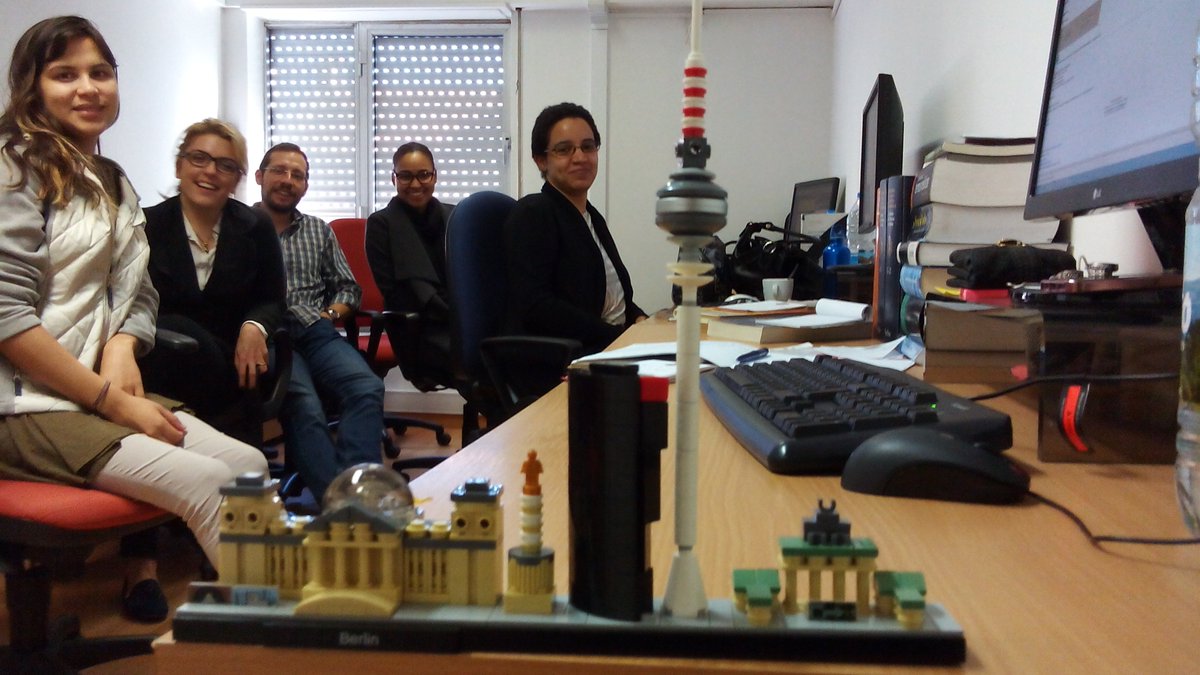 AFachada's tweet photo. Mission accomplished! A piece of #Berlin as a gift from @Plunet_News in the @invisibleL10N office. Everyone chipped in a piece! @LEGO_Group https://t.co/Gd5ZbVGcat