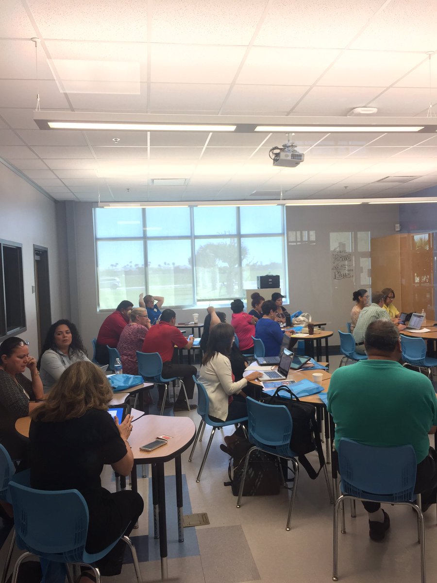 jessicahruska05's tweet photo. Sessions are full and rocking at the HCISD Tech Conference! If you are not here you should be! #HCISDTEAM https://t.co/ErbAbb8A10