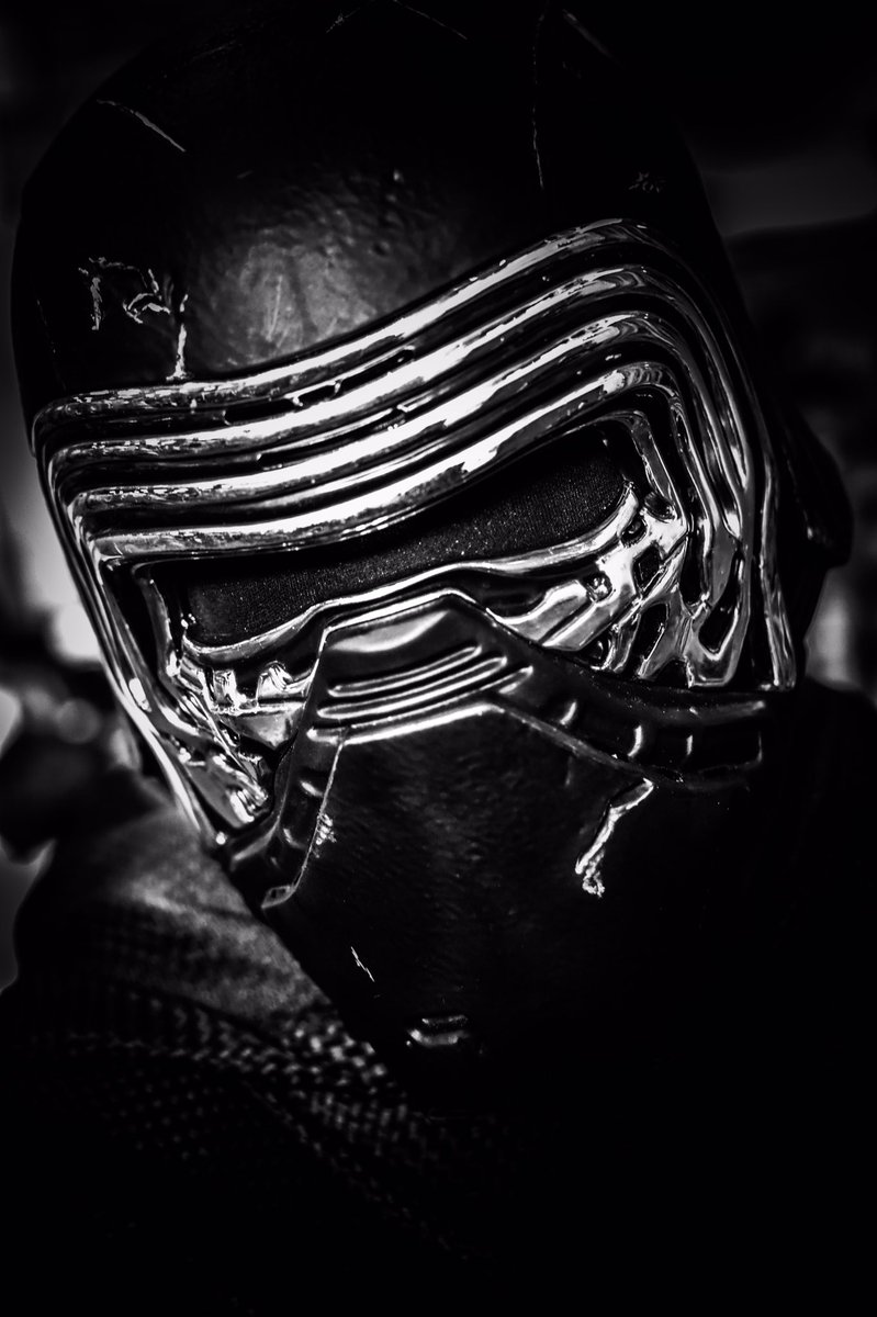 MikeBuss's tweet photo. Selection of my black and white photos from @swindoncomiccon | #transformers #bumblebee #starwars #forceawakens #batman #darknight #cosplay https://t.co/P1t16QwMZw