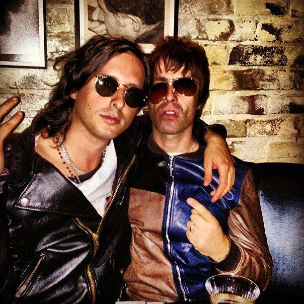 Happy Birthday Carl Barat 

Dirty Pretty Things - Bang Bang Your Dead

 