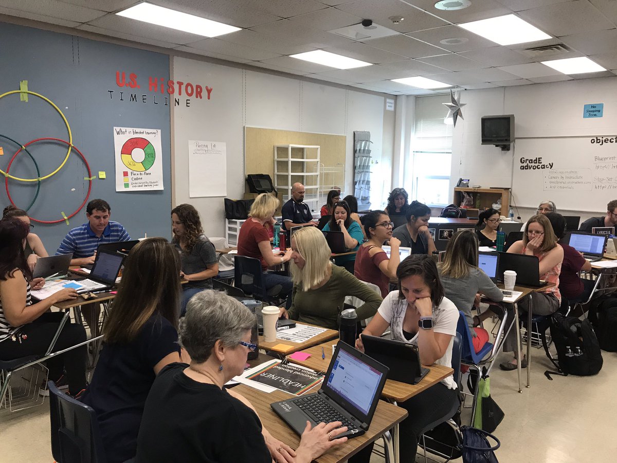 #AISDProud teachers connecting and collaborating today at BLENDed Learning 101 Live! #BLENDedAISD #AISDInnovates