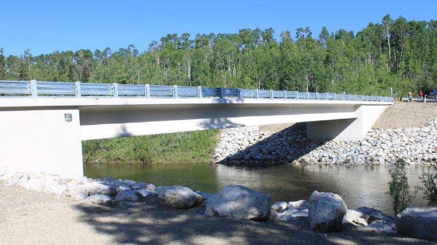 We're investing in roads &amp; bridges in southern AB bit.ly/2qH3J6O   #ClearHillsCounty #ABRoads
