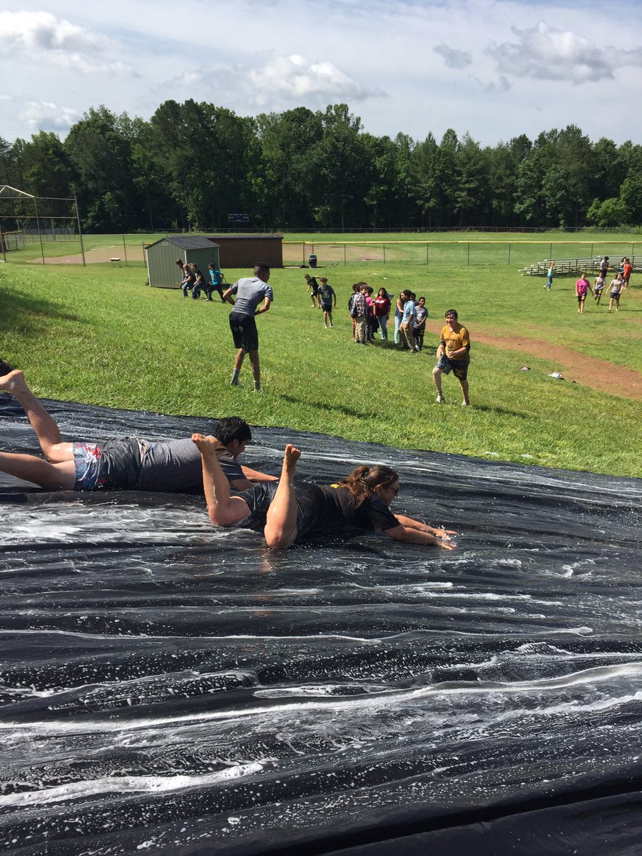 wrmstrong's tweet photo. Slip n Slide for our 8th graders! Best of luck in high school....we will miss you! #wrmstrong #teachersplaytoo https://t.co/S8AutPRDJS