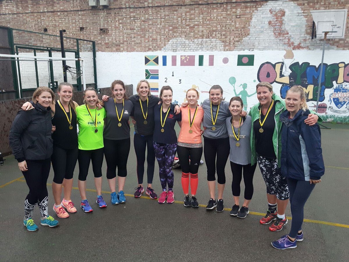 tjcw91's tweet photo. If Carlsberg did netball #champs #squadgoals @gomammoth https://t.co/eR4WdWtzmB