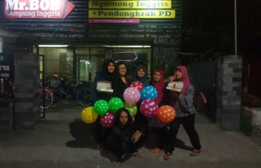 ulfaniyut's tweet photo. cieeee ngulang tahun @MrBobPare https://t.co/9PL6LeGAvU