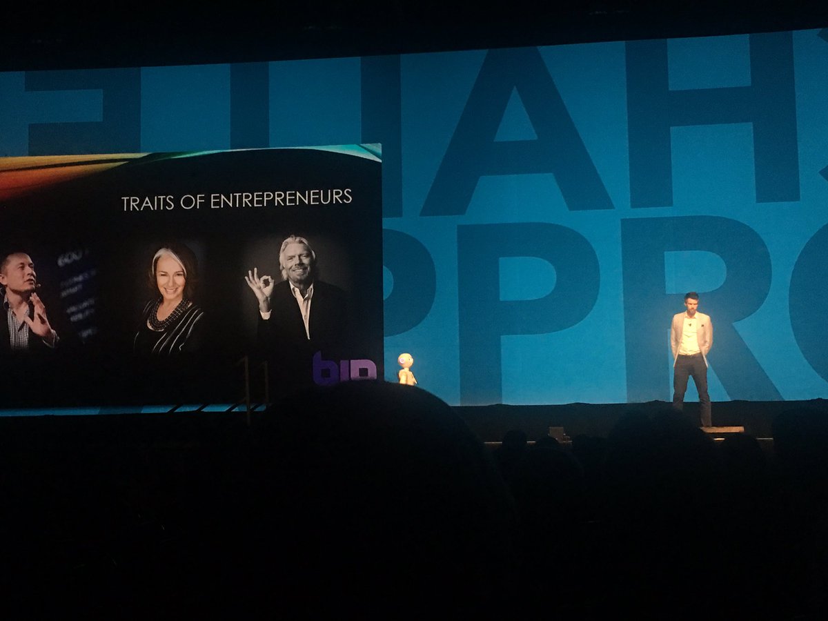 ryanmurphyinc's tweet image. Simon Raby- "Define your vision and nuture your identity" #ChallengeEverything   #OnwardYYC #DefineValue @CalgaryChamber