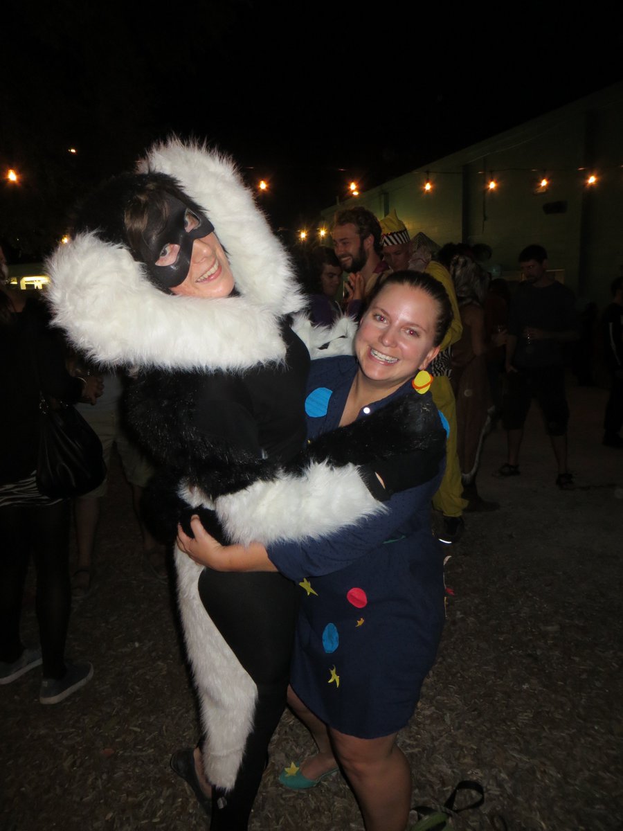 Annie Loggins tweet media