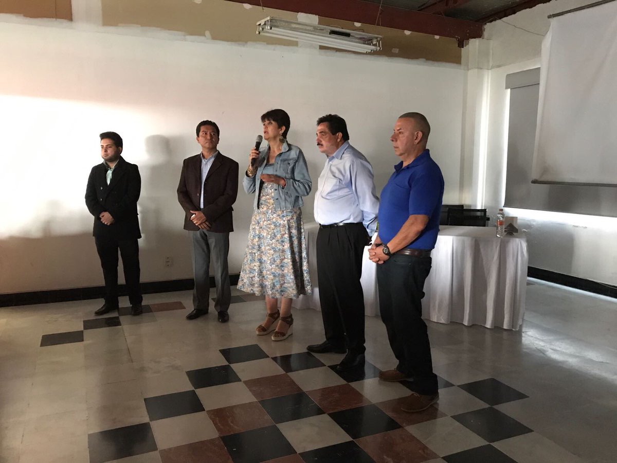 PTCDMX_oficial's tweet photo. La Comisionada Núñez explica el propósito de la capacitación a su estructura territorial en la capital del país. #PTCDMX #NoEstasSolo https://t.co/mBV2woVGDz
