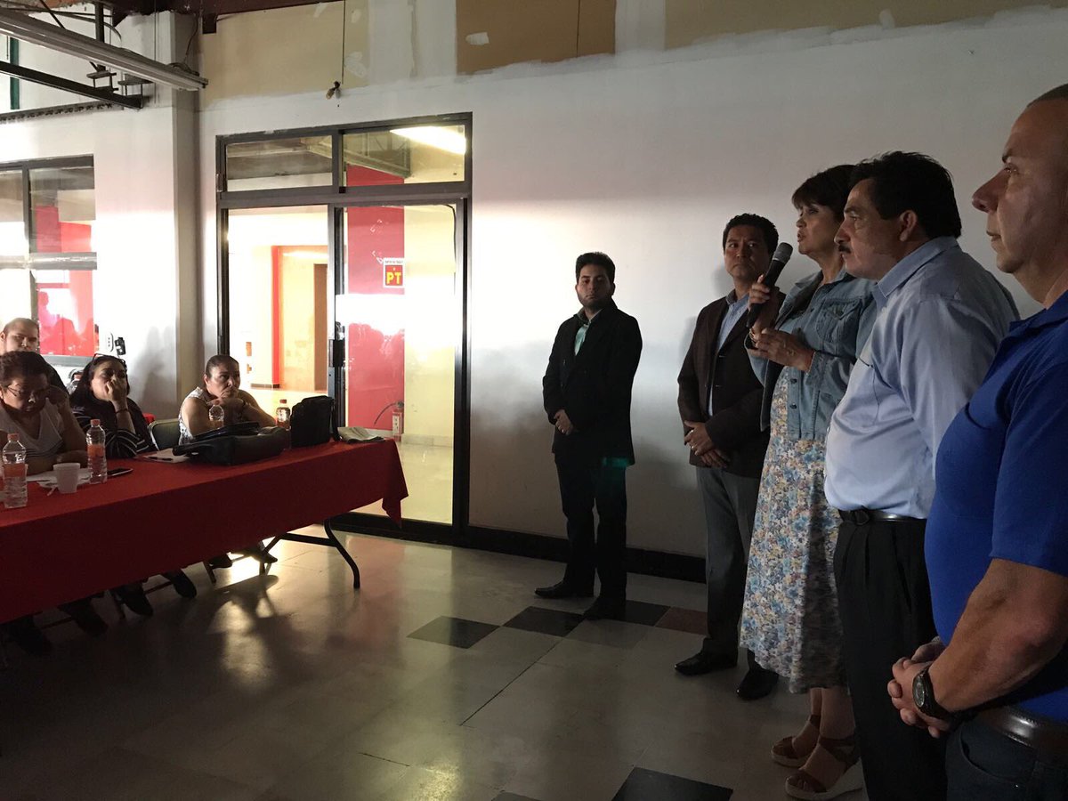 PTCDMX_oficial's tweet photo. La Comisionada Núñez explica el propósito de la capacitación a su estructura territorial en la capital del país. #PTCDMX #NoEstasSolo https://t.co/mBV2woVGDz