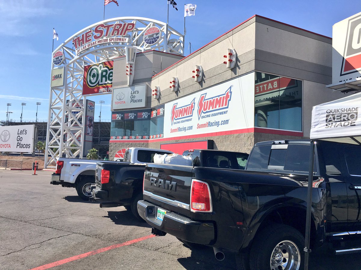 PickupTrucks's tweet photo. We're in Las Vegas to start our 2017 #OneTonChallenge, accel &amp; braking tests in 106-deg heat! @RamTrucks @ThisIsGMC @FordTrucks ^ab https://t.co/uTCj1Oj1mr