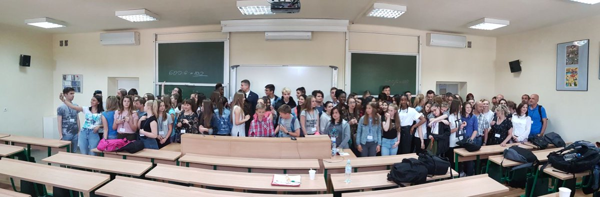Y2beAlicante's tweet photo. Hoy taller de economía en la facultad de economía de Nowy zącz @EUErasmusPlus @sepiegob #Y2BE #iesplayasanjuan https://t.co/sGeusWyAC5