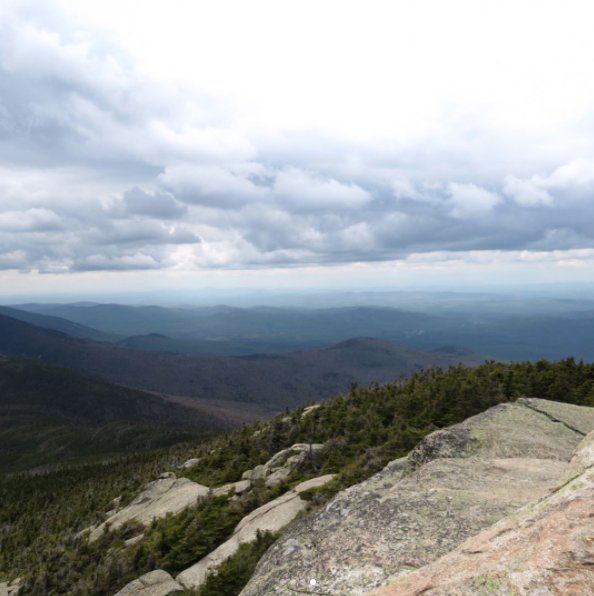 unetweets's tweet photo. .@UNE_OutingClub members get outside with a hike up Mount Garfield. https://t.co/MGhEGwS9WK #getoutside #uneoc #hike https://t.co/gwZGxTGPH7