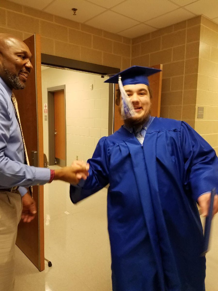 PhoenixAcademy3's tweet photo. Even more Phoenix grads walking at Summit High's graduation #MISDGrad2017 https://t.co/bxGf83Nghj