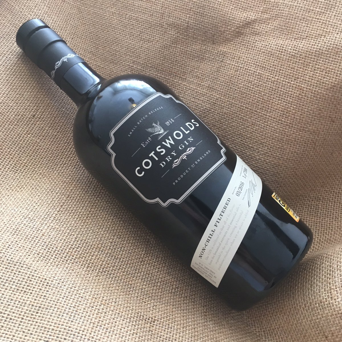 Cotswold Dry Gin, hand crafted in small batches this is widely popular gin. Garnish with grapefruit and add <a href="/FevertreeUK_/">Treefever Mixology</a> <a href="/Cotswoldistill/">Cotswolds Distillery</a>