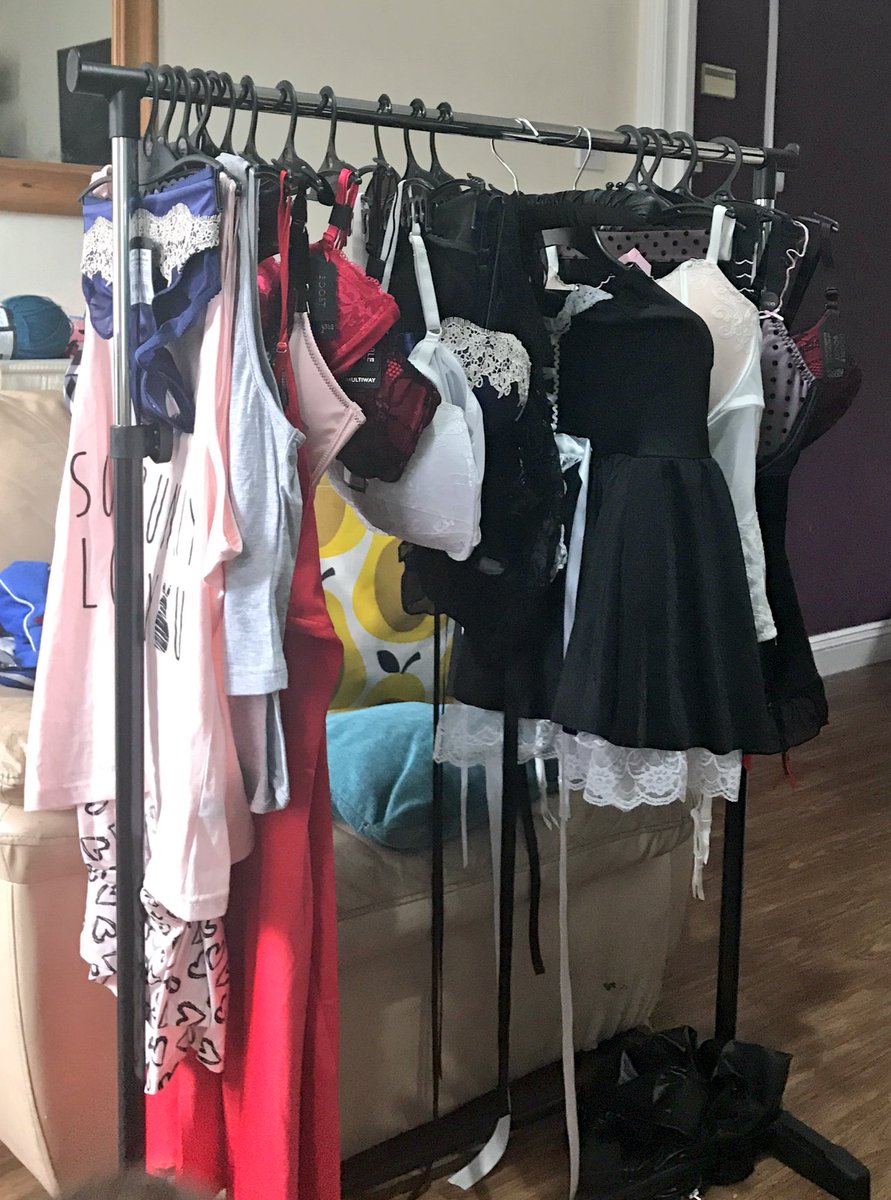 RachelAllan83's tweet photo. That's not even all my kit 😍😍. #partynightfun @sophie_crossley I love this job thankyou for the opportunity https://t.co/LkEzhj2SxW
