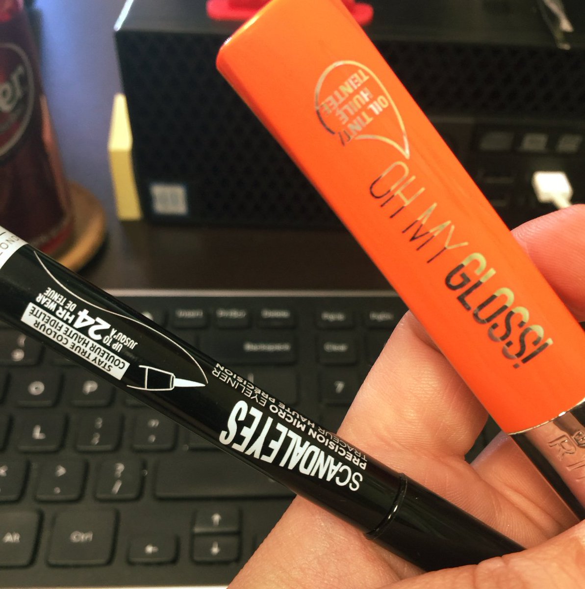 tonya_saurusrex's tweet photo. Trying these lovely free samples out today @influenster @rimmellondonus #rimmelrebelusa #rimmelvip #contest #gotitfree https://t.co/xhUbat5dq9