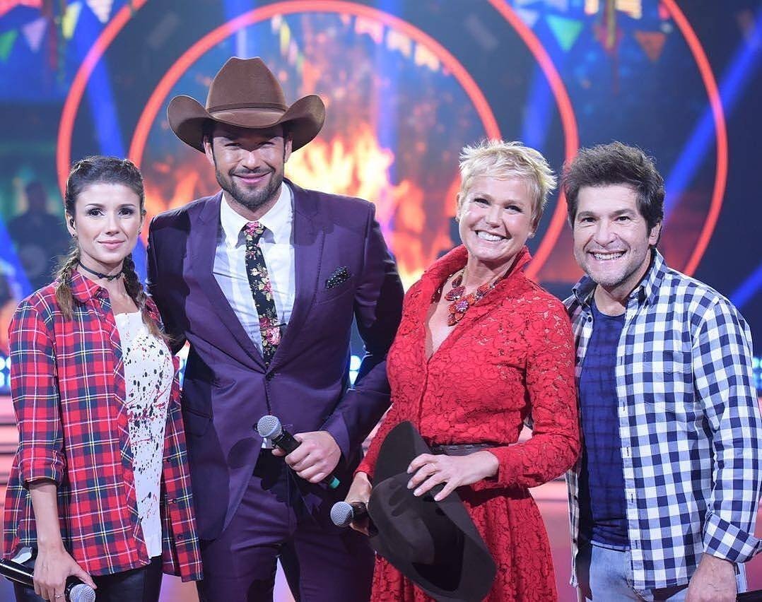 Ladynewsbr's tweet photo. O clima no palco do #dancingbrasil foi de Festa Junina. #Paulafernandes e o #Daniel agitaram a noite da competição https://t.co/XseOSw2kgq https://t.co/NHP4sRg3JB
