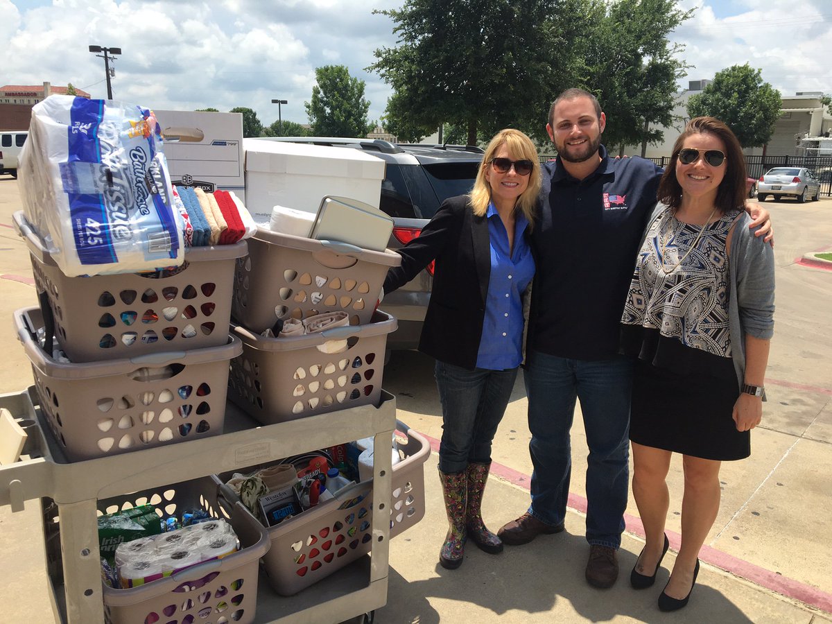 TheBridgeHRC's tweet image. Thank you @CityElectricUSA for the generous welcome basket donation! Thanks to you, guests will be all set to move out. #BridgeHRC
