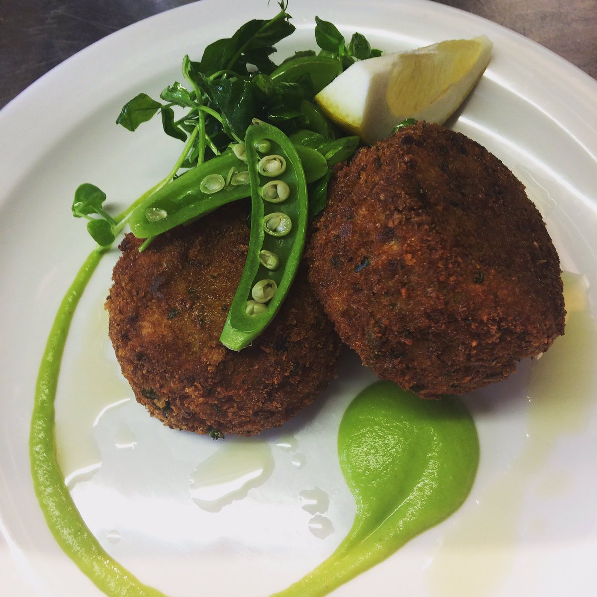 Dan Russell tweet media