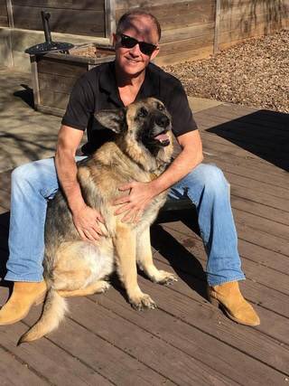 pupaid's tweet photo. 'More people are adopting old, sick dogs to keep them from dying alone/afraid' Good: https://t.co/pz3X8e4D6C #adopt https://t.co/MxXcVxmdck