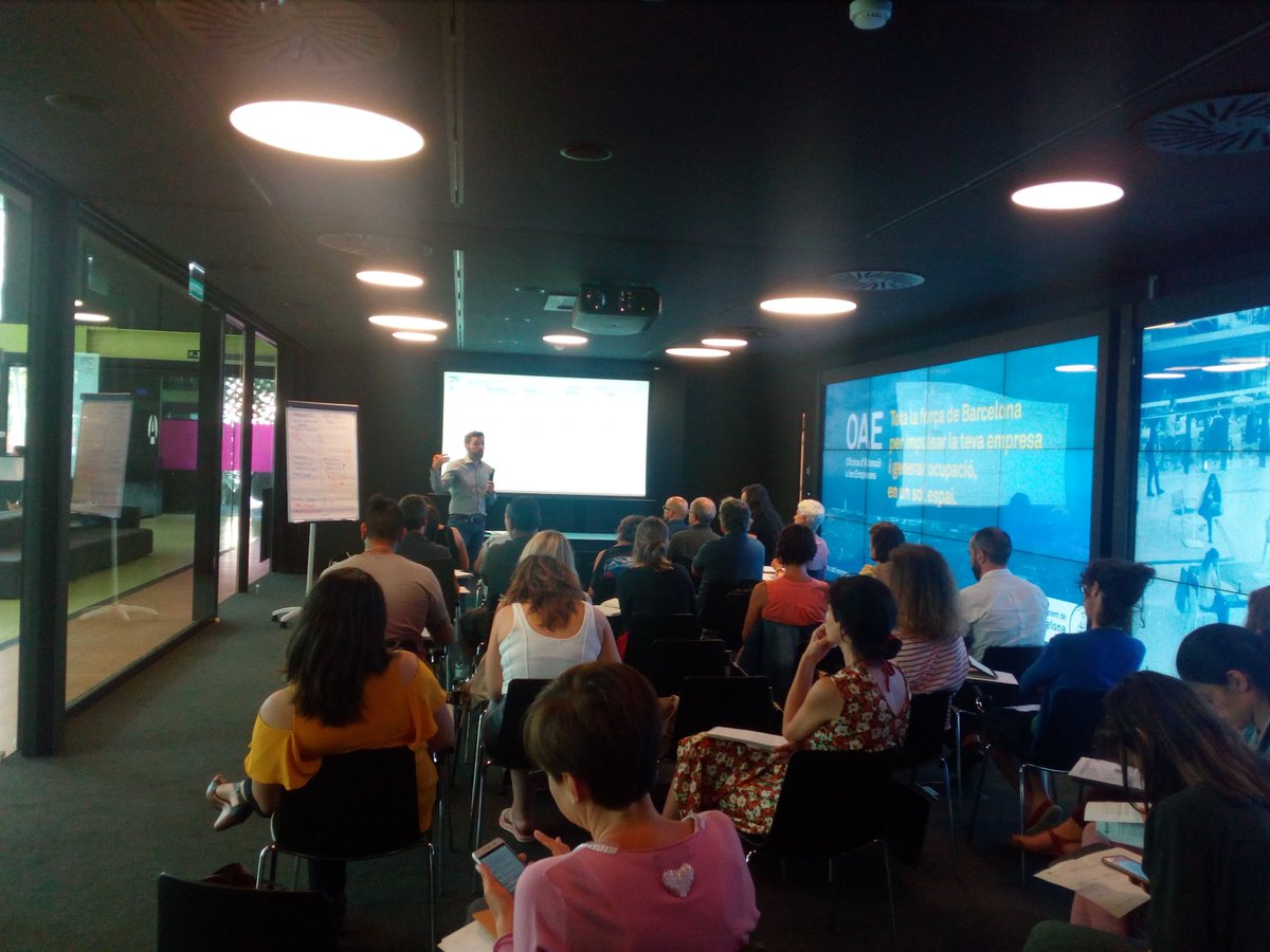 Ens trobem al taller de disseny de projectes socioeconòmics al territori amb <a href="/impento/">impento</a> <a href="/davidmilletbas/">daVid millet</a> @elcibernarium