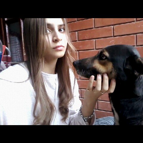 nuria_siber's tweet photo. Quédate con alguien que te mire más o menos así 👇🐶🐶♡♡♡ https://t.co/tljJpEMtRo