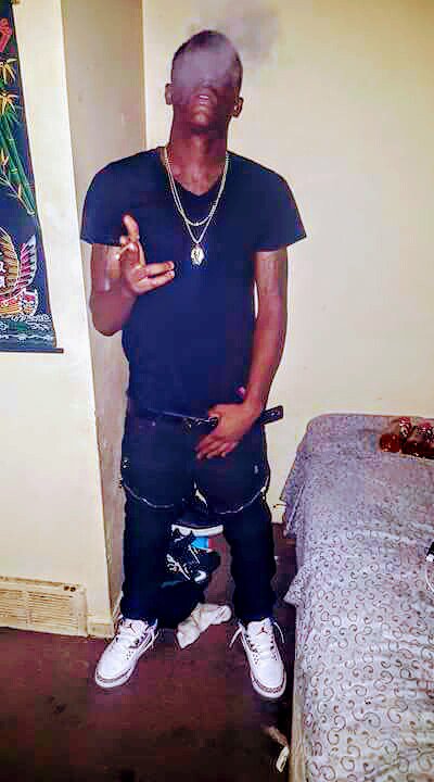 BandoGeekz's tweet photo. HIDE BEHIND SMOKE💨NEVER BEHIND AH HO🙊 NIGGA KILL OFF AH BITC🙊 DEN GO FUKK OFF ON THA HO🙊❗❗🚫✖ #BandoReligion💫 
#1st48⚠🔌🔥 #1Take🚀👿 https://t.co/jIoTmlBW9p