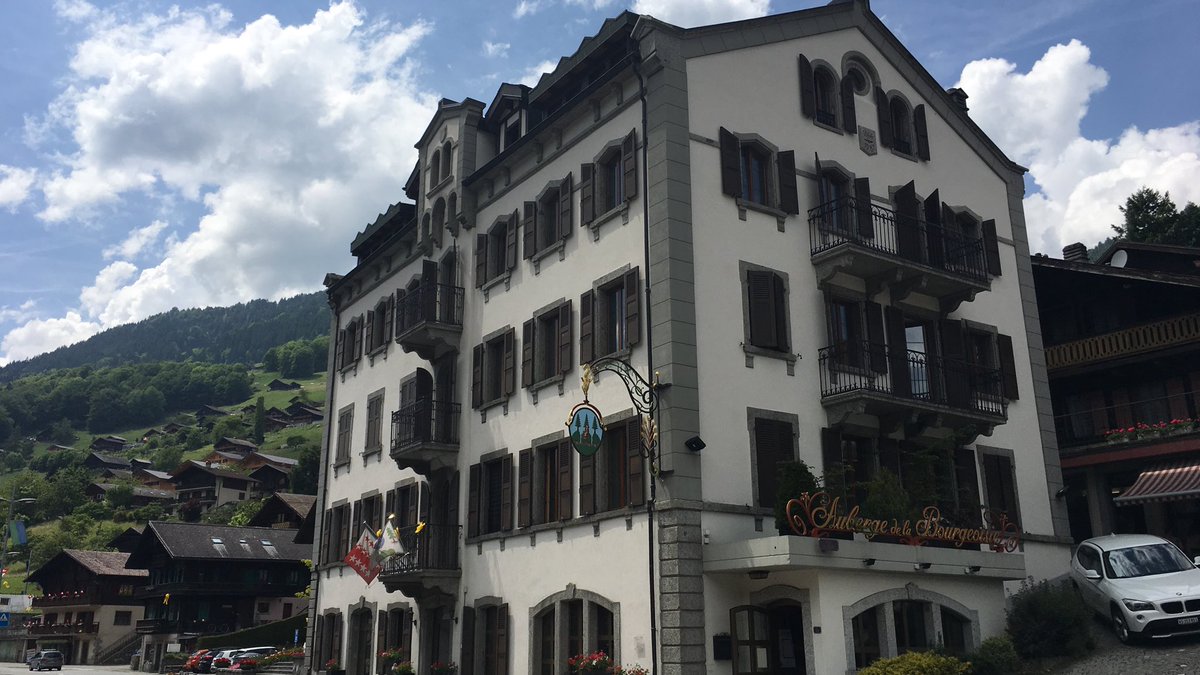 argiroffo's tweet photo. Mais à Morgins ça urge: samedi dernier le CA de telemorgins s'est réuni à l'auberge de la bourgeoisie à Troistorrents #15RTS https://t.co/L0tj0XZNfS