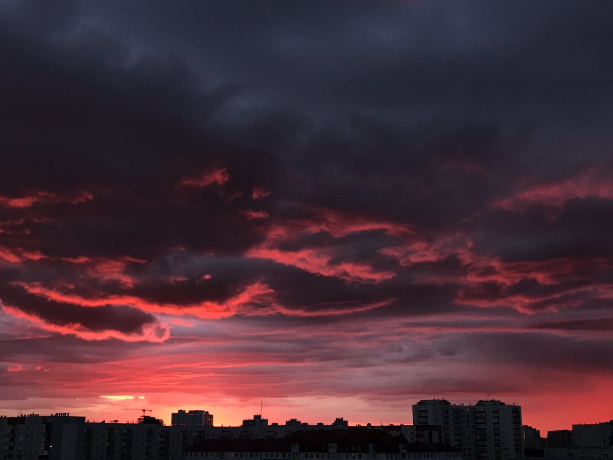 shnebzik's tweet photo. пиздец как красиво вы посмотрите https://t.co/8jBSf8VIws