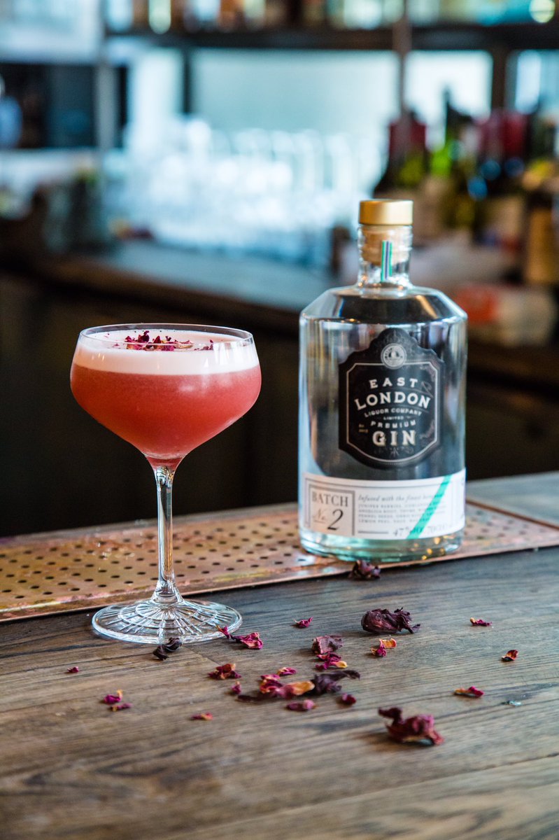 FountainandInk's tweet photo. Just 5 days left to try our Rose to Sour for #negroniweek 🍸 we'll even give you an official #ELLCPassport #Batch2Negroni @DistillinginE3 https://t.co/7UgZtQYCa0