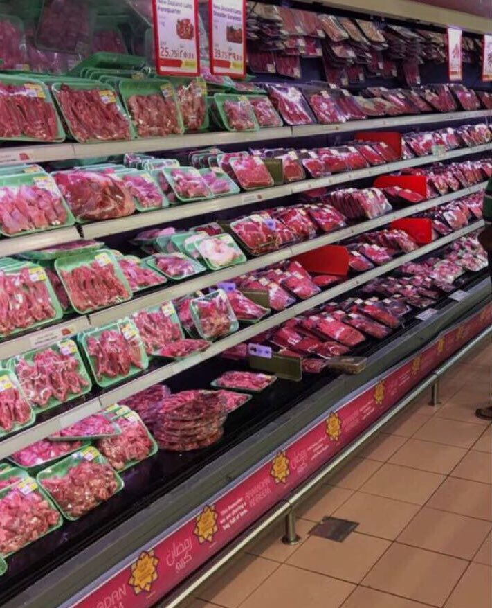 Katar'daki supermarketlerde son durum.. Resimler bugunden.