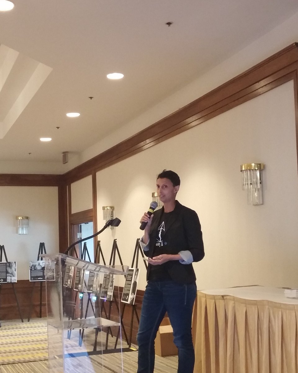 FeedOntario's tweet photo. Carolyn from @DailyBreadTO: "Why do we prioritize training to take care of others, but don't do that for self-care?" #OAFB2017 https://t.co/k3LBr8MBQa