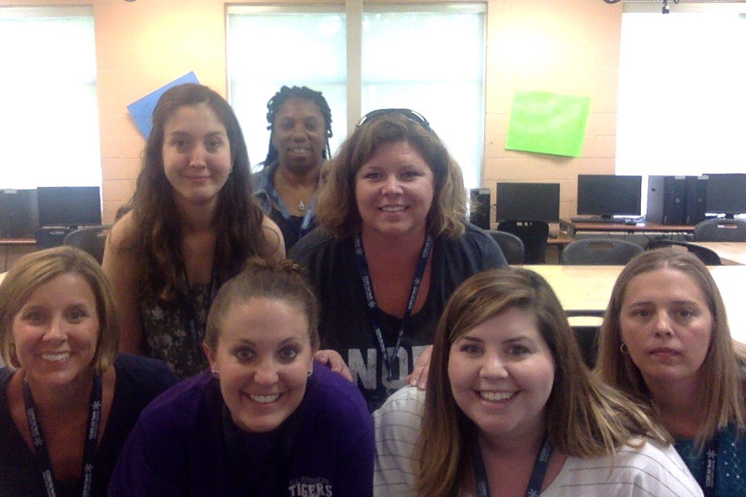 aboehmCD's tweet photo. Group pyramid! @jennginn1112 @Jenrowe79 #CCSDDigitalCampfire #GooglePDWeek #scavengerhunt https://t.co/tq10cgFfQf
