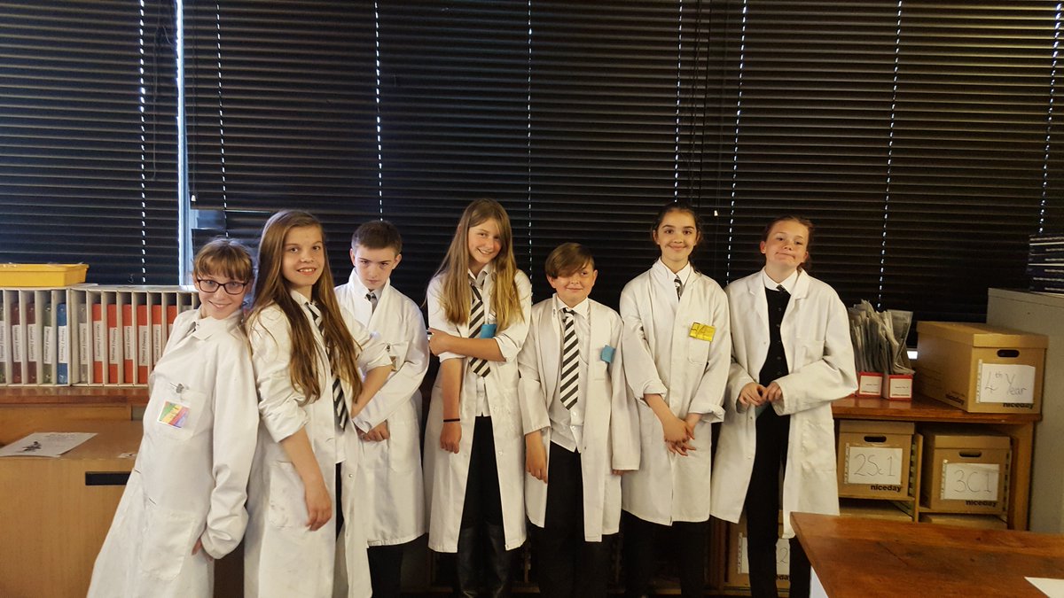 science_ihs's tweet photo. S2 CSI Elective pupils all ready to solve some crimes @IHSupdates https://t.co/dtWrZlKdYQ