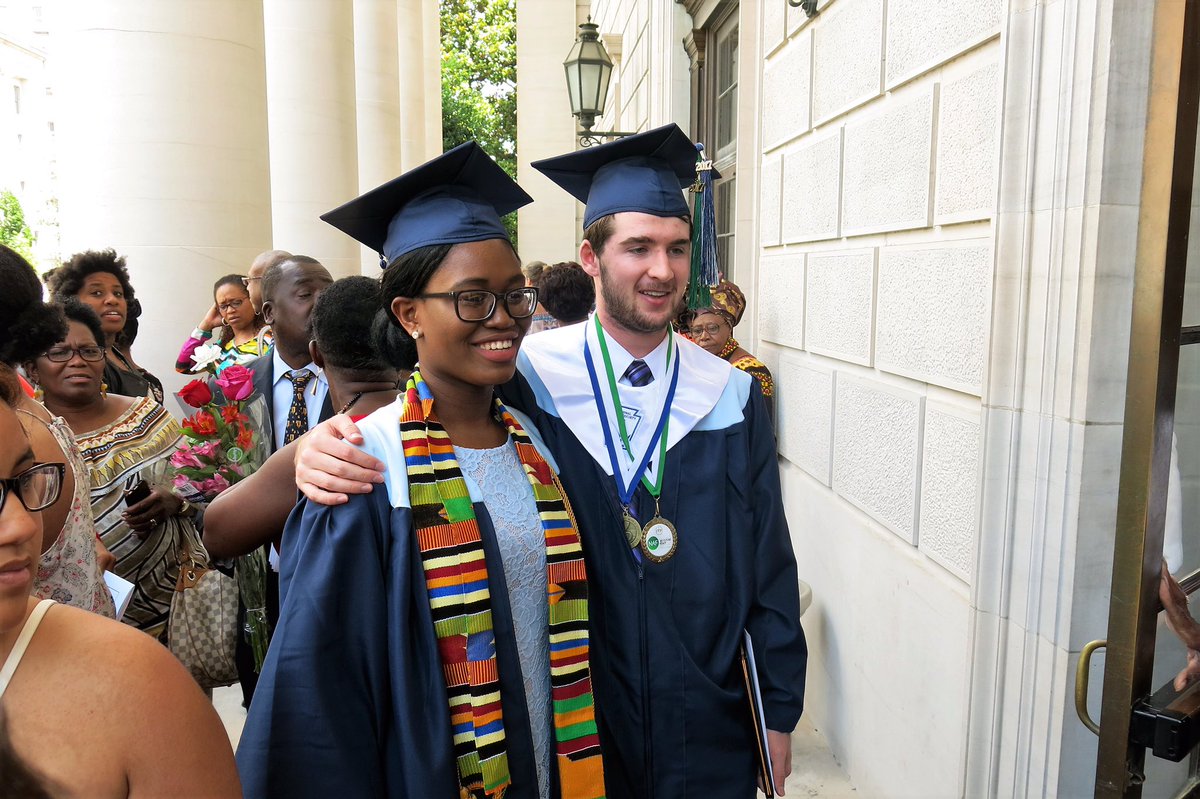 teahan22's tweet photo. Beautiful day for graduation! Congrats Springbrook!! @thebrook2017 #MCPSGrad https://t.co/sZcgBVGvK8
