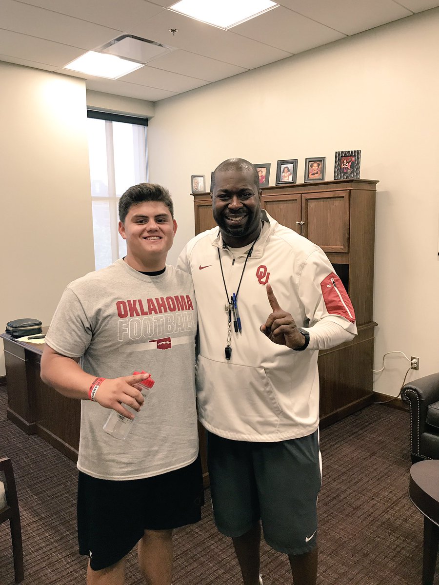 reiterr50's tweet photo. Humbled to have won the University of Oklahoma specialist camp! First class program &amp; facilities! #BoomerSooner https://t.co/xYB3Rf7eFg