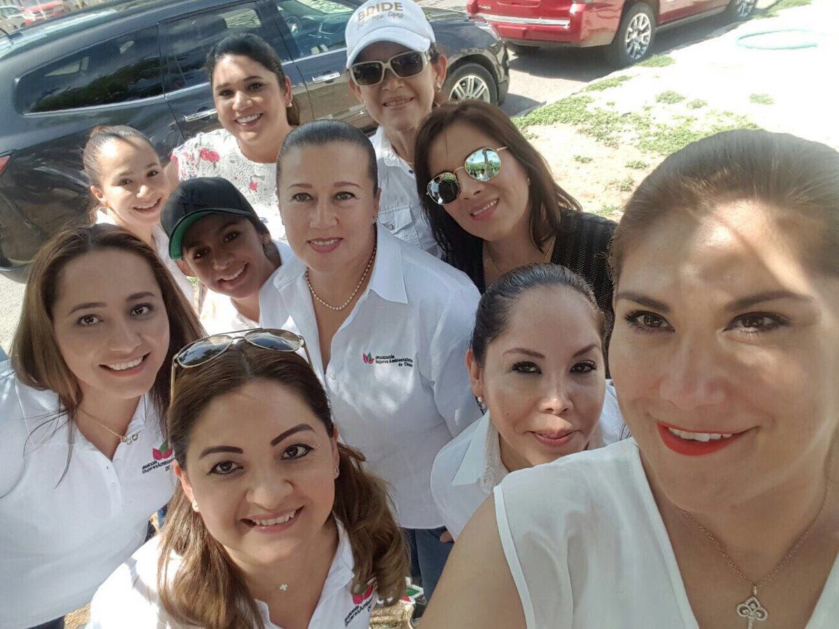 OmachChiapas's tweet photo. Sembrar un árbol es sembrar Vida. Realizamos campaña de Reforestación en Tuxtla Gutiérrez con @ramirezlalo_  @Viridiana_Fig @dulcerod75 https://t.co/zzVPsO5chH