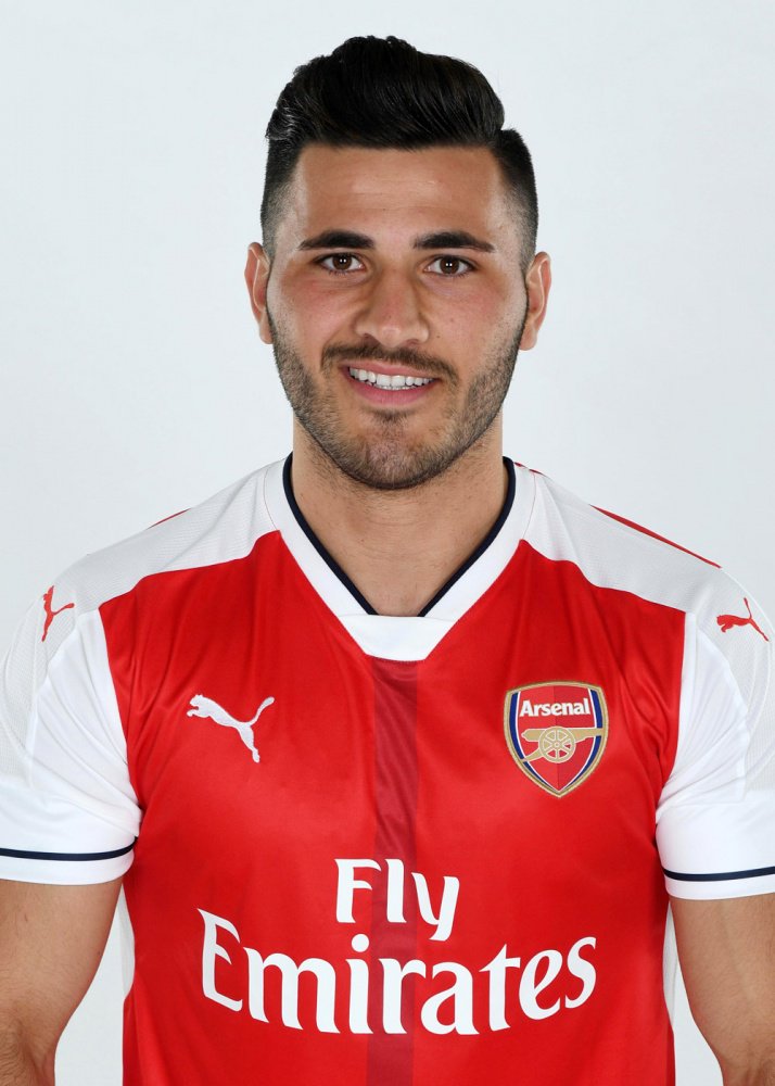 Arsenal's tweet photo. Good morning! 

#WelcomeKolasinac https://t.co/5vGbwSMDW5