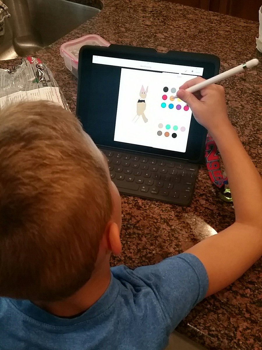 aking_02's tweet photo. Using what I learned at Interact to teach my 6 year old about Book Creator!! #TeamLCISD https://t.co/HtHkO6IrYE