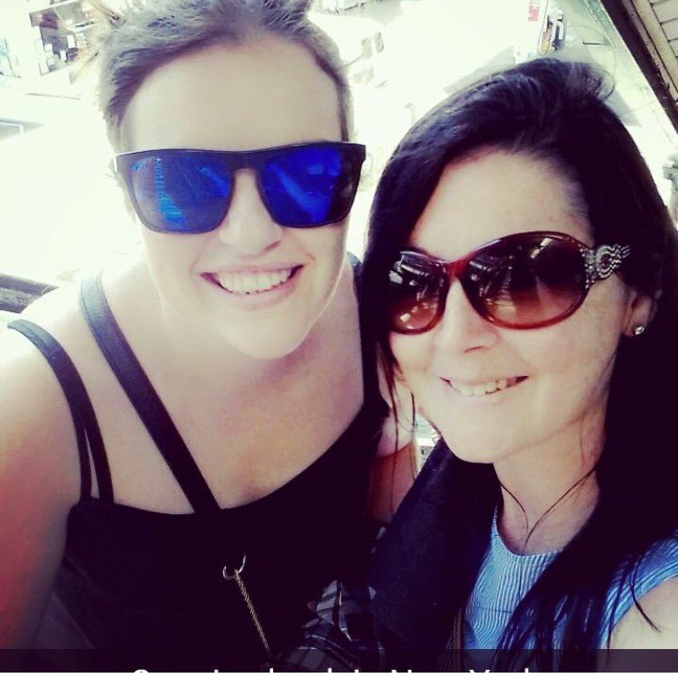 lifeirishcoast's tweet photo. Enjoying #NewYork with my cousin #nyc #backtothebronx #gaelicpark #bronx https://t.co/Pz514atyU3