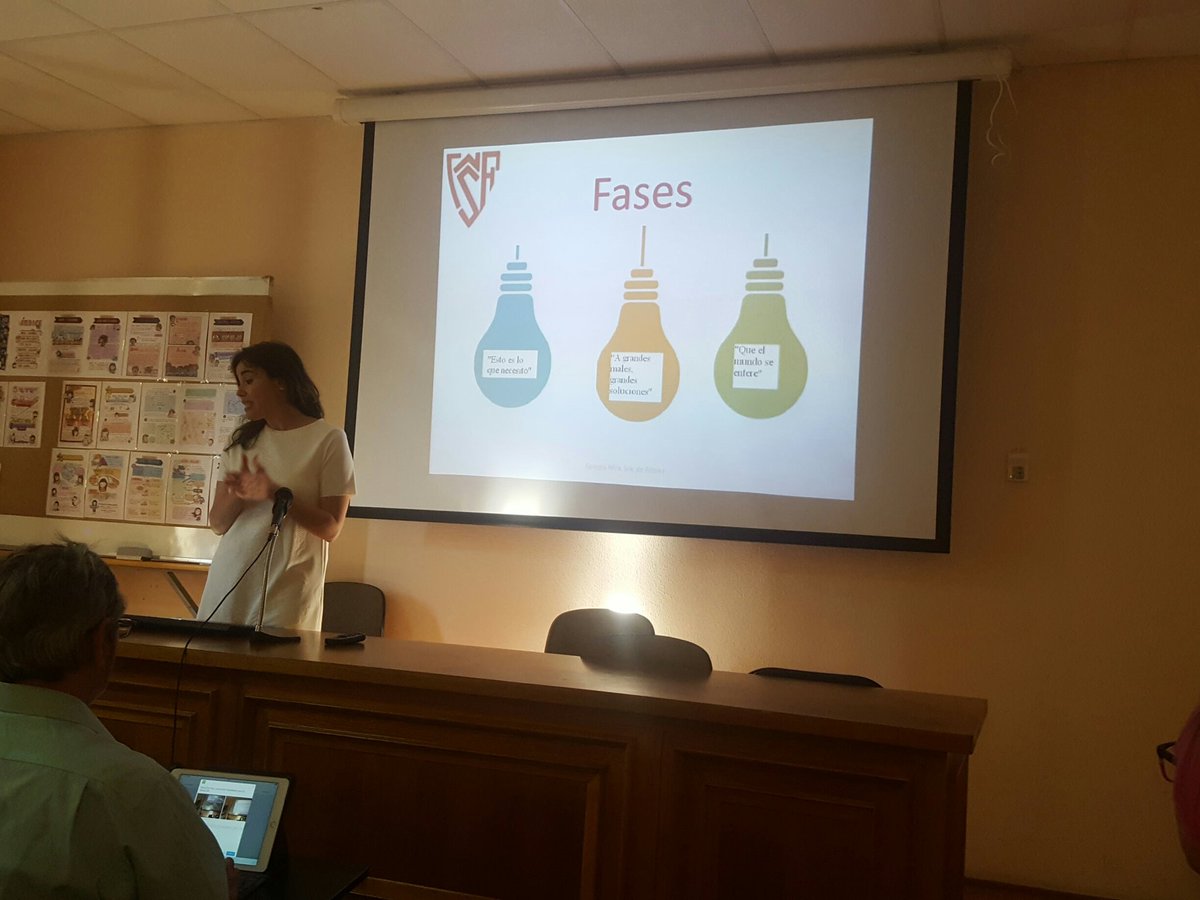 laclasedelaura's tweet photo. Habilidades para la vida 
"A grandes males, grandes remedios"
Los nilis idean aplicaciones móviles #pechakucha #ieduCRIF @cala_real https://t.co/y96SwuKjI2