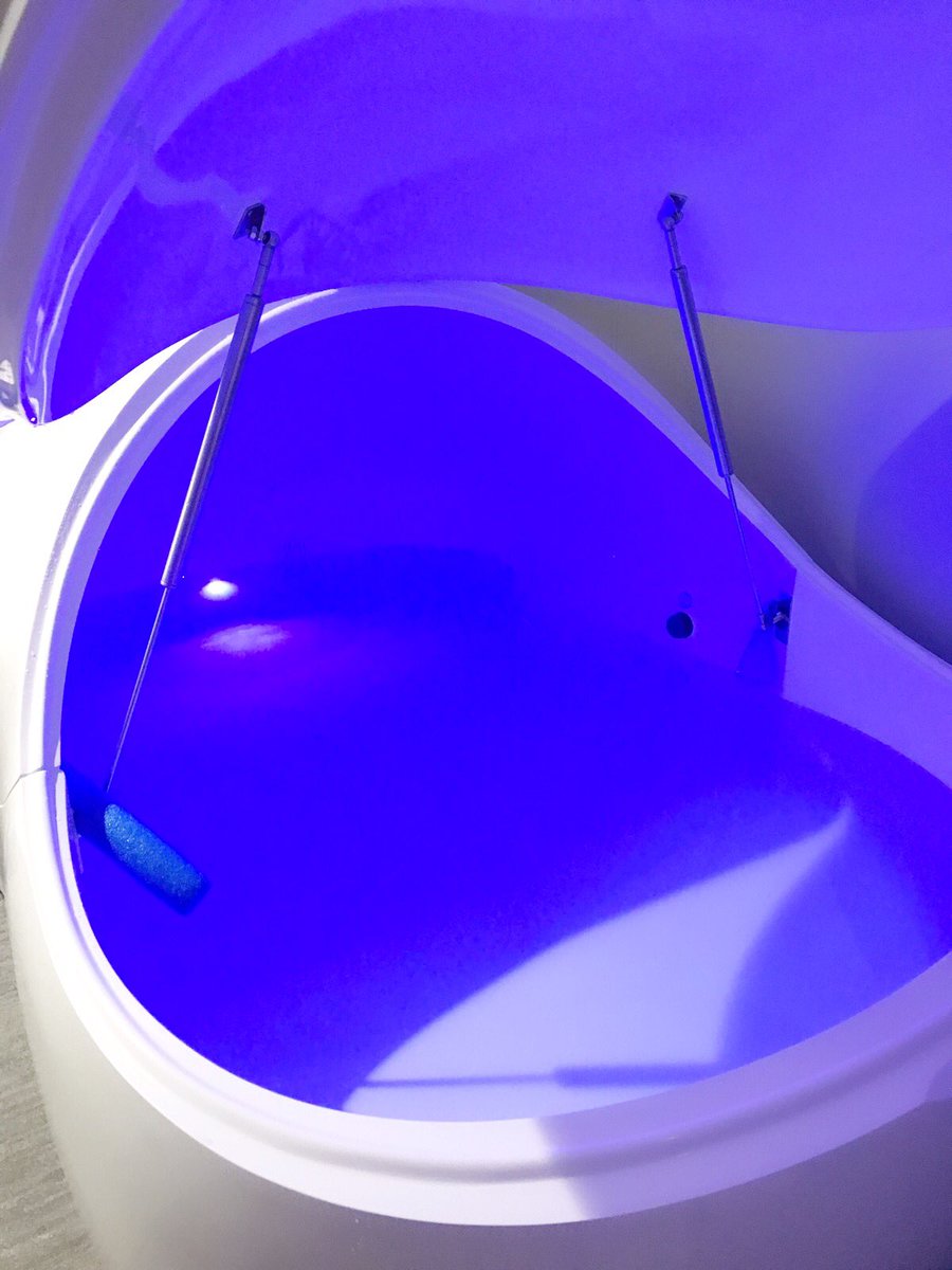 SeaGalChristian's tweet image. Thanks to our new sponsors @UrbanFloat I was able to get my body right after weekend workshop &amp;amp; ready for practice tonight! 🙌🏼 I loved it!