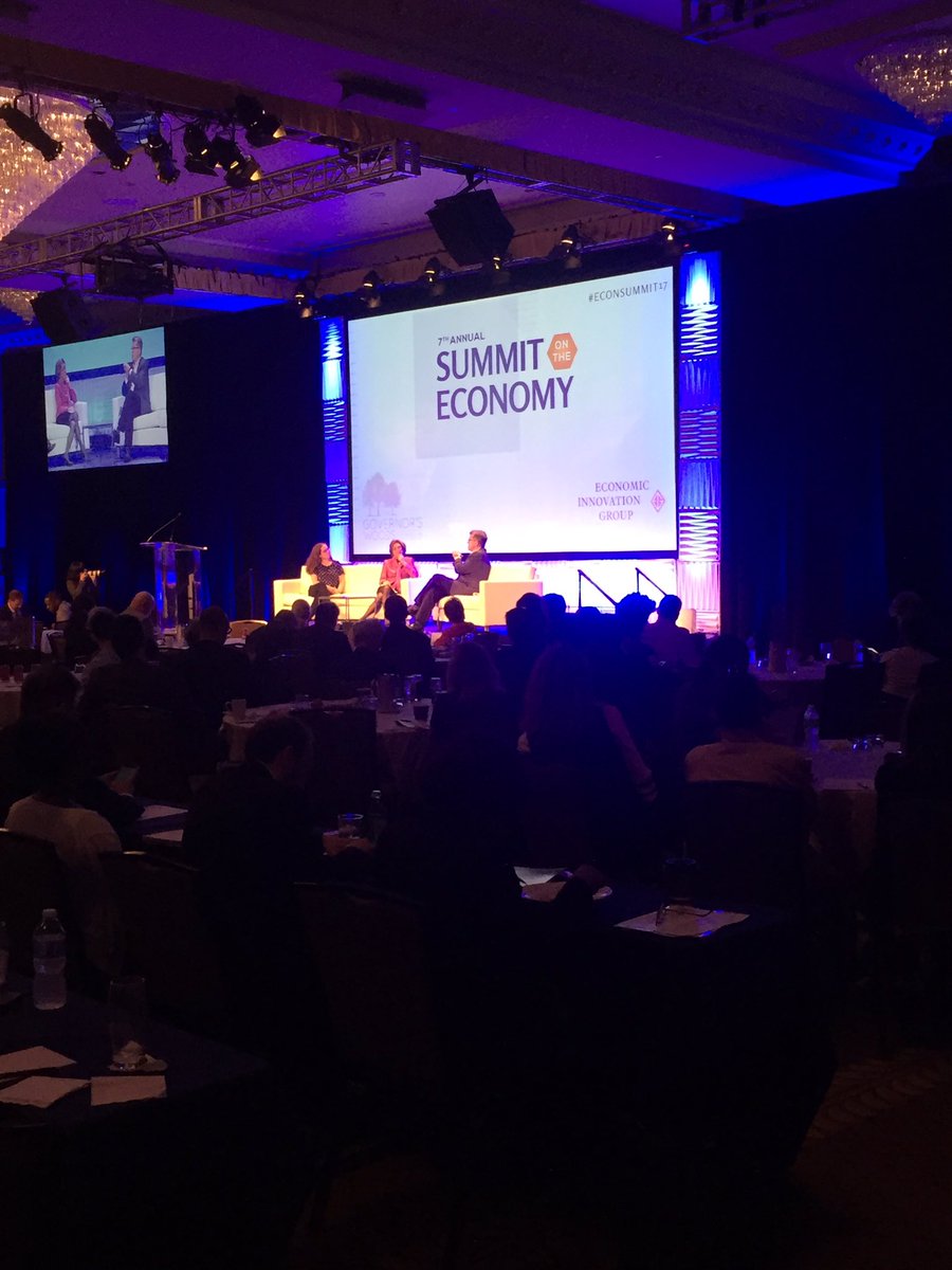 Nate_Mauer's tweet image. &quot;There was a decline in manufacturing employment, yet manufacturing did not decline in GDP growth.&quot; -@LauraDTyson #EconSummit17 #TechAndWork