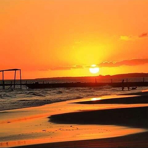 PosadaLaMar1's tweet photo. Por muy larga que sea la tormenta, el sol siempre vuelve a brillar 
#PosadaLaMar #ElYaque #IslaDeMargarita https://t.co/F6ZTA8bgmV https://t.co/4bh0TOQrG7
