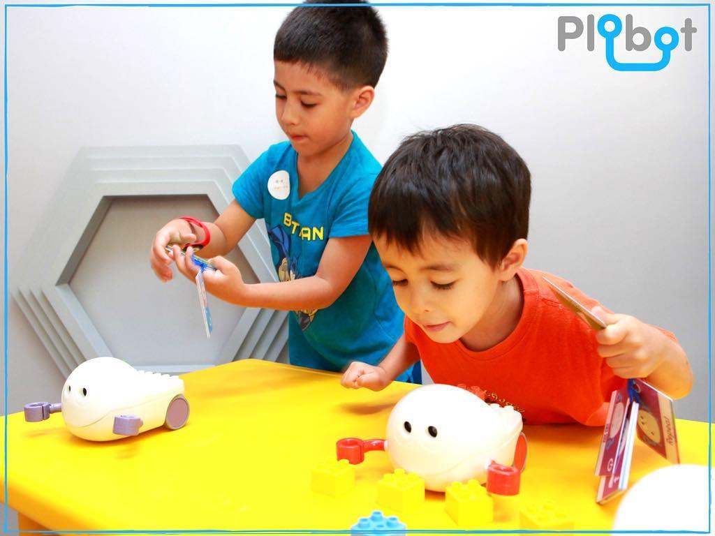 todocono's tweet image. Super fun, mega easy, extra educational. Plobot is perfect for kids over 4 years old. Teach them programming! -&amp;gt; (… ift.tt/2rIGc7C