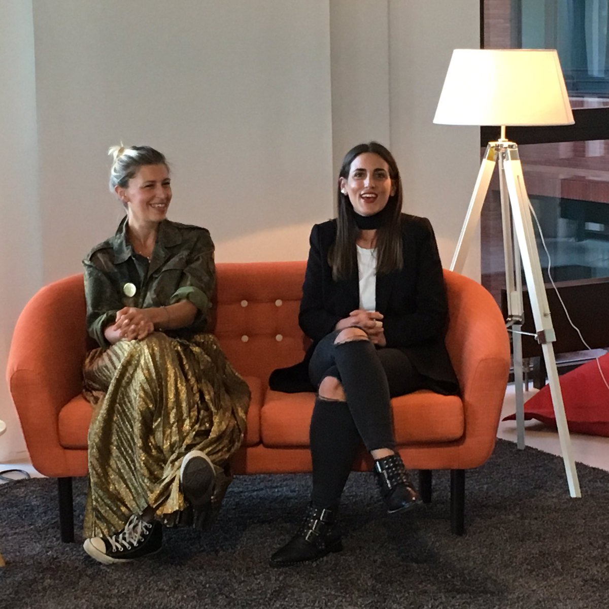 schwarzwildinfo's tweet photo. Nessi und Leonie haben das Modelabel #Nomaz gegründet und haben bei einem Kaffee festgestellt, dass sie gründen sollten #Gründerberichten https://t.co/OqAlqmCdKR